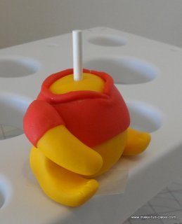  Winnie the Pooh cake topper